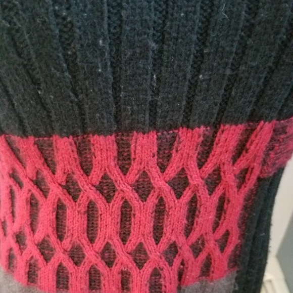 $5⭐️ Short Sleeved Red Sweater Dress - Picture 5 of 6